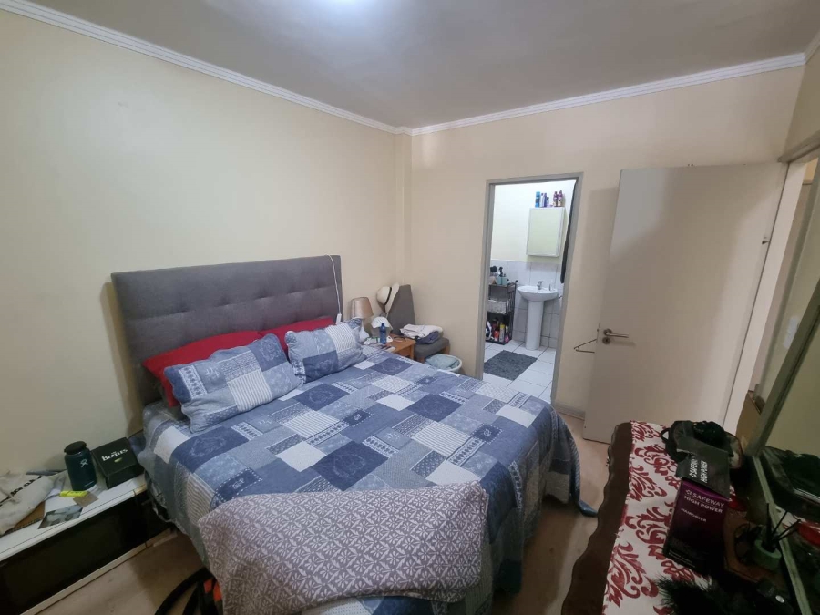 1 Bedroom Property for Sale in Zonnebloem Western Cape